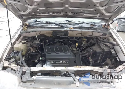 2001 Ford Escape Xlt from USA, damaged, VIN 1FMYU03151KB27145